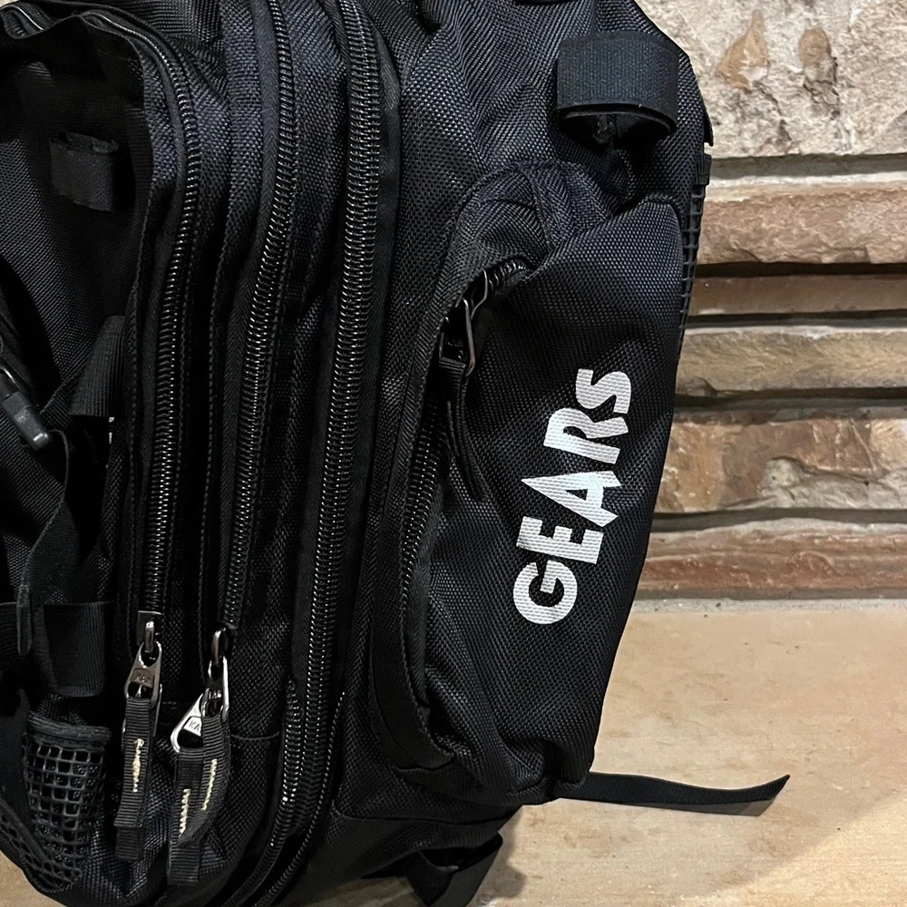 Gears Canada Black Motorcycle Tank Convertible Bag